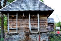casa-lemn-breb-maramures