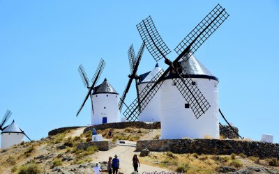 Pe urmele lui Don Quijote, la morile de vânt de la Consuegra